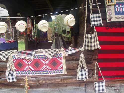 Foto Targul mesterilor populari - Muzeul Satului Baia Mare (c) eMaramures.ro